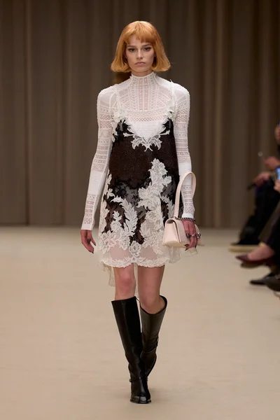 Look 17